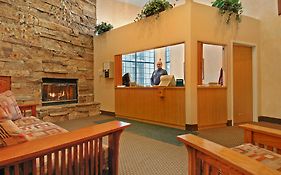 Carriage House Condominiums By All Seasons Resort Lodging